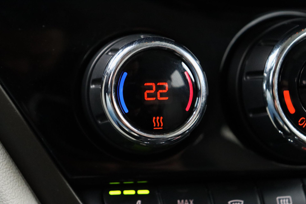 50372954-25.jpg